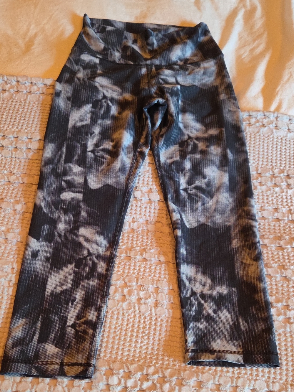 Old Navy Black and Gray Tie-Dye Ribbed Kids Leggings